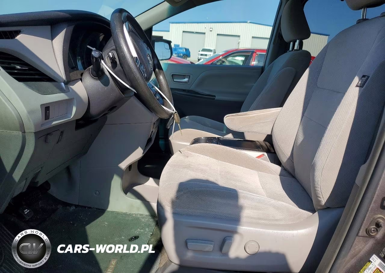 2017 Toyota Sienna Le VIN:5TDKZ3DC2HS792097 - 7