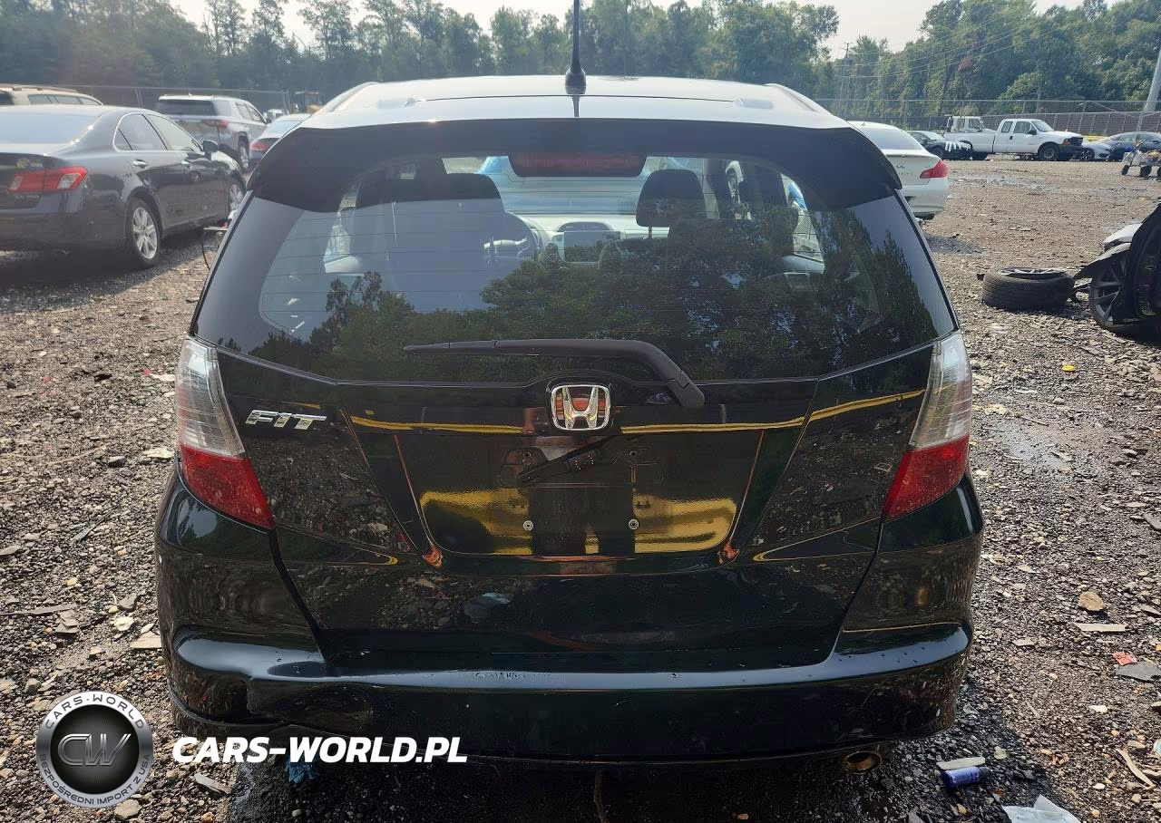 2011 Honda Fit Sport VIN:JHMGE8H52BS010422 - 6