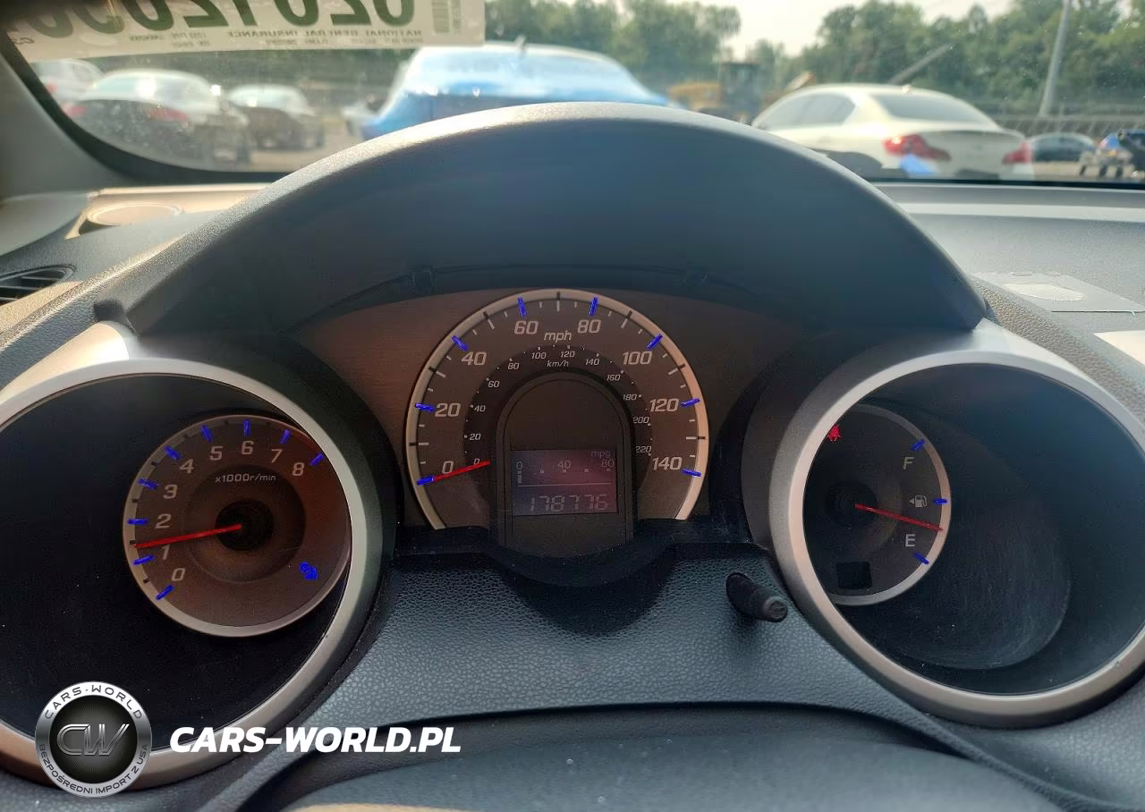 2011 Honda Fit Sport VIN:JHMGE8H52BS010422 - 9