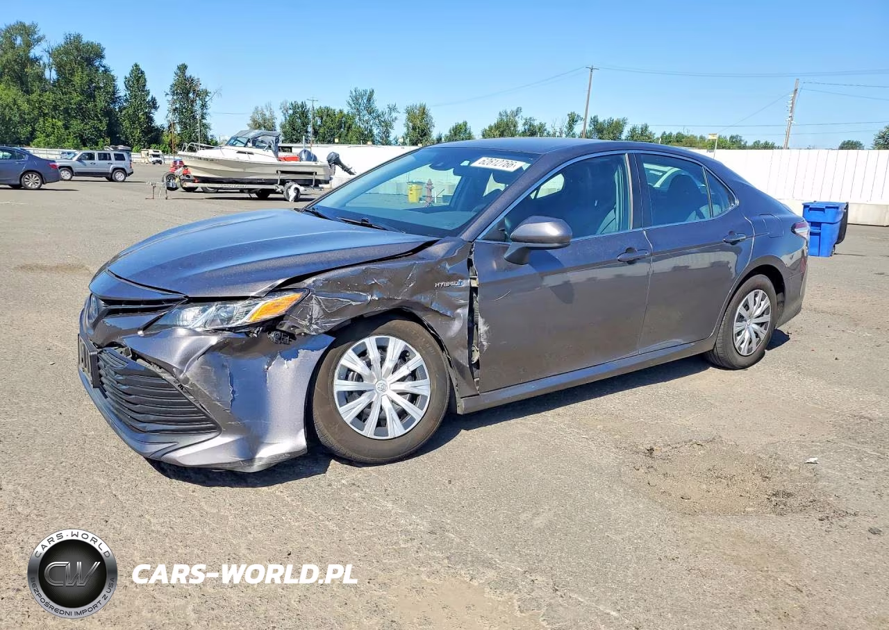 2020 Toyota Camry Le – zdjęcie 1 z 12