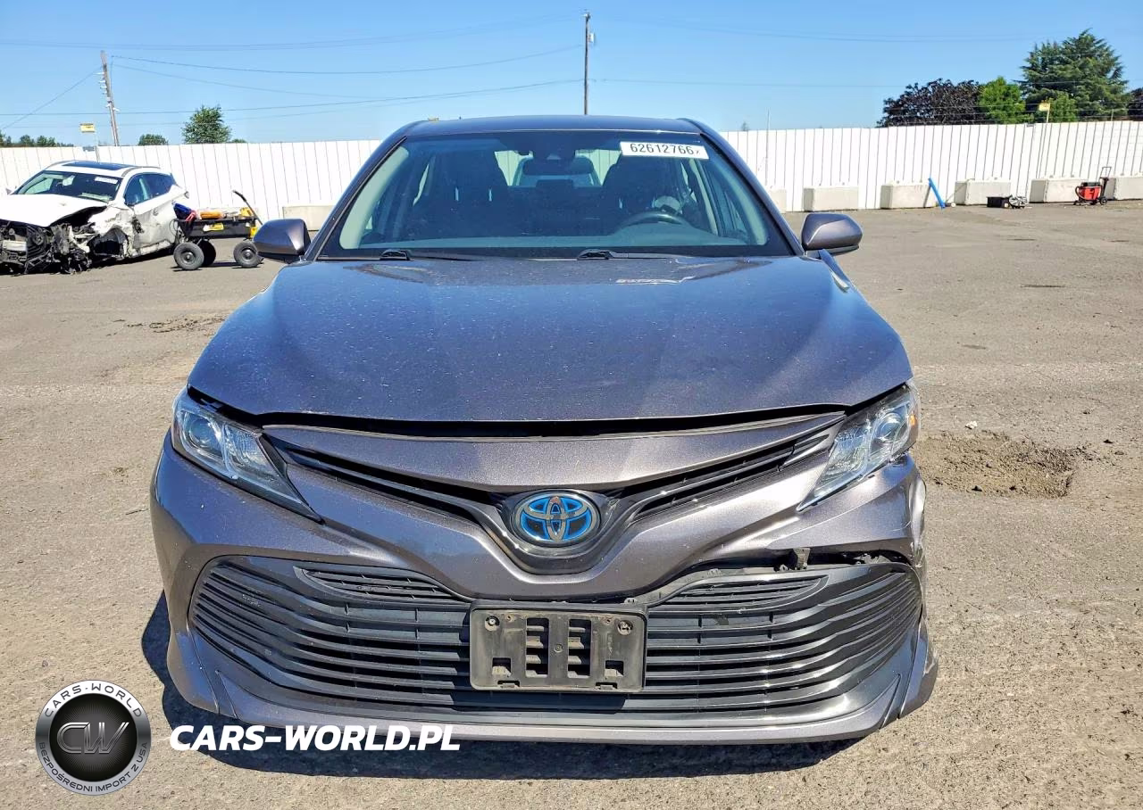 2020 Toyota Camry Le VIN:4T1C31AK5LU532816 - 5