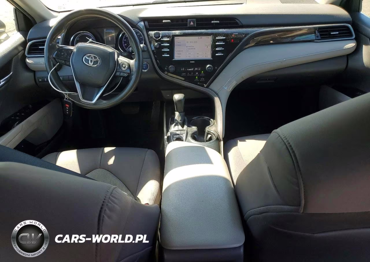 2020 Toyota Camry Le VIN:4T1C31AK5LU532816 - 8