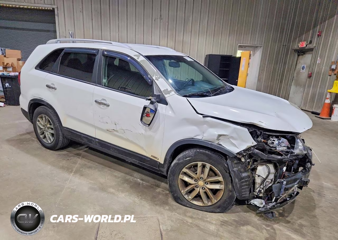 2014 Kia Sorento Lx VIN:5XYKTCA68EG455801 - 4