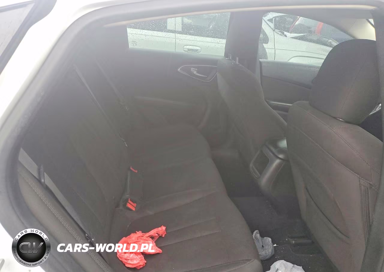 2015 Chrysler 200 Limited VIN:1C3CCCAB3FN725534 - 10
