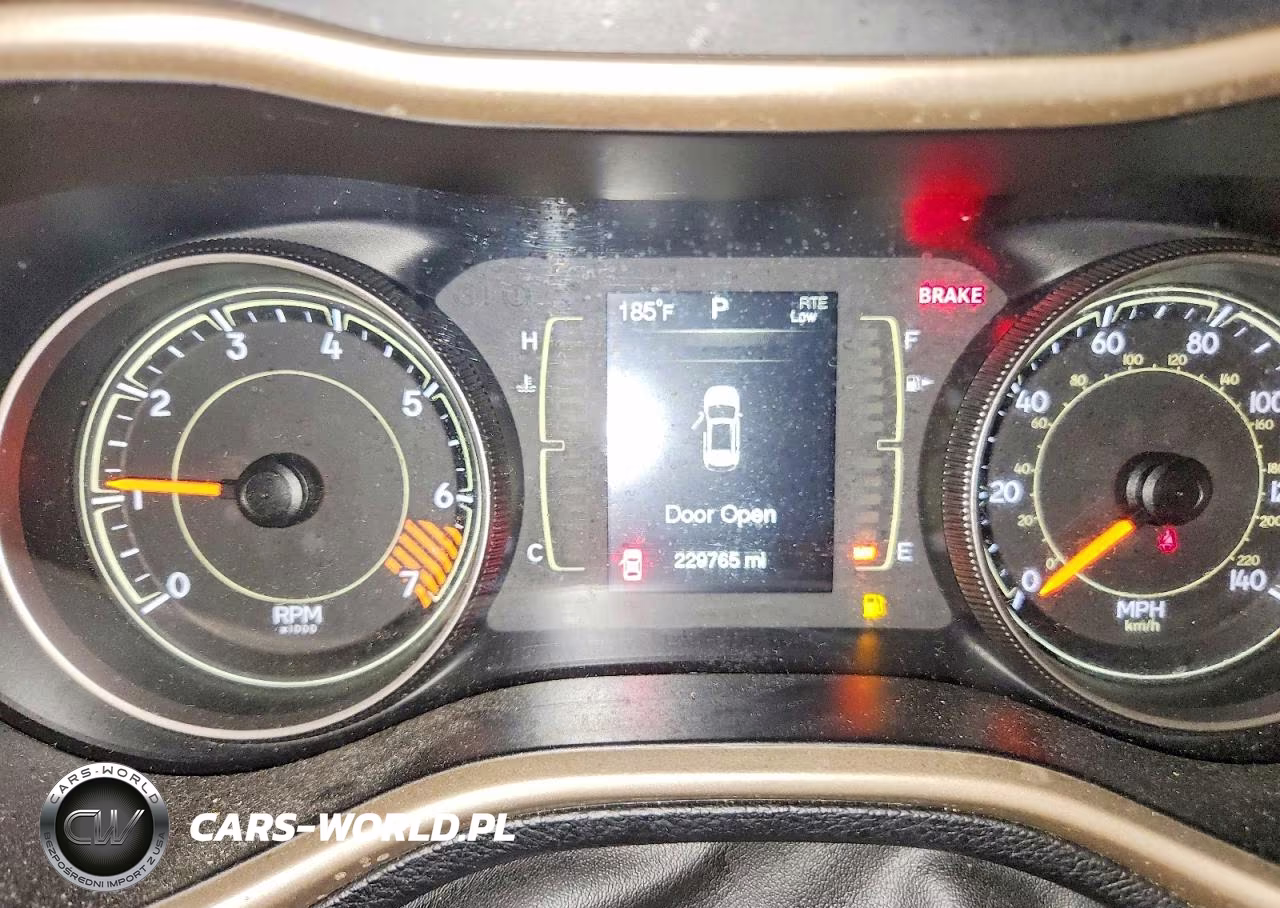 2015 Jeep Cherokee Sport VIN:1C4PJLAB2FW761003 - 9