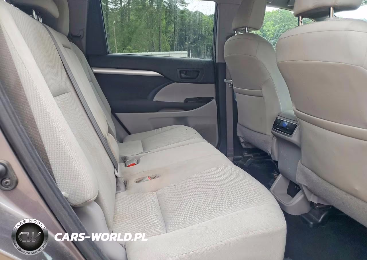 2019 Toyota Highlander Le VIN:5TDZARFH9KS044777 - 10