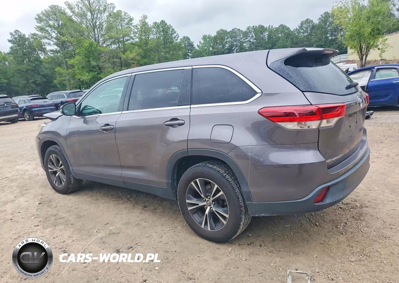 2019 Toyota Highlander Le VIN:5TDZARFH9KS044777 - 2