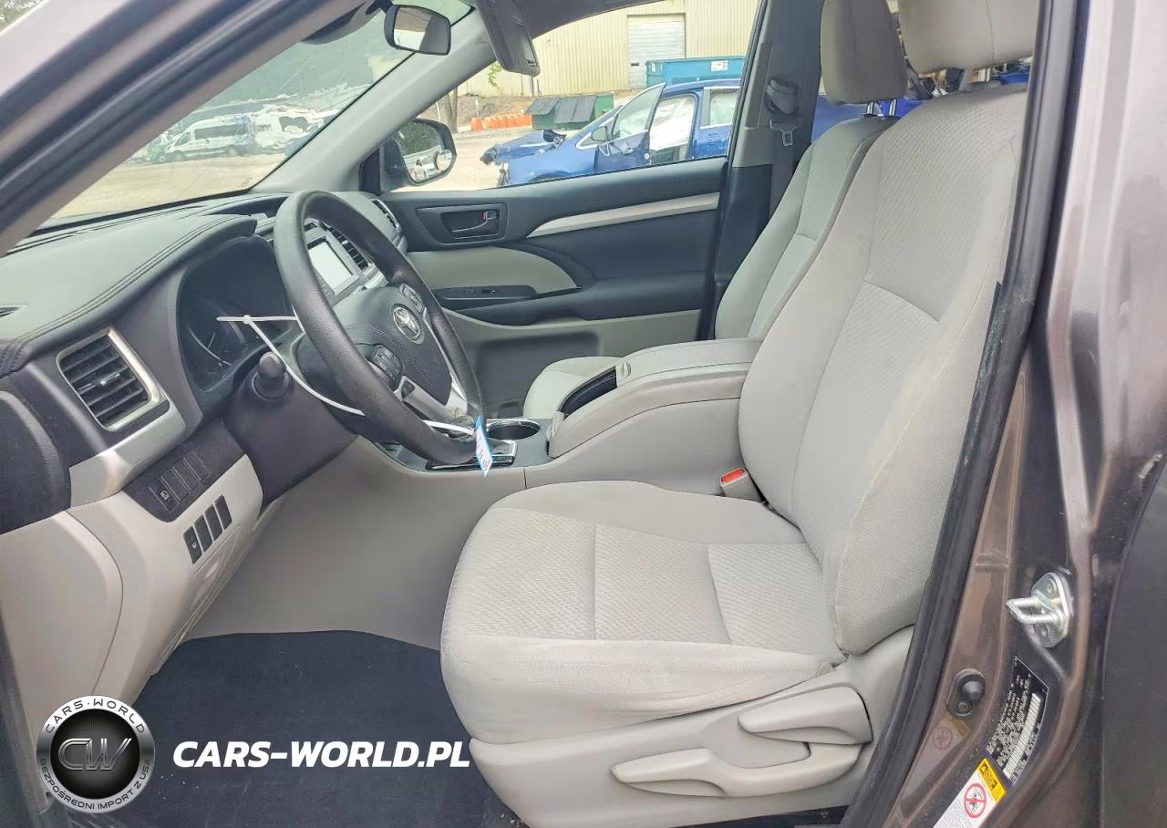 2019 Toyota Highlander Le VIN:5TDZARFH9KS044777 - 7