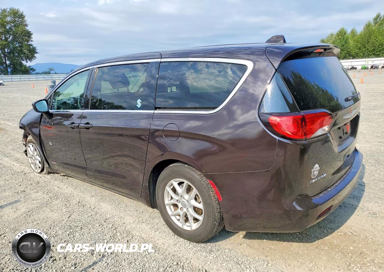 2017 Chrysler Pacifica Touring VIN:2C4RC1DG9HR684348 - 2