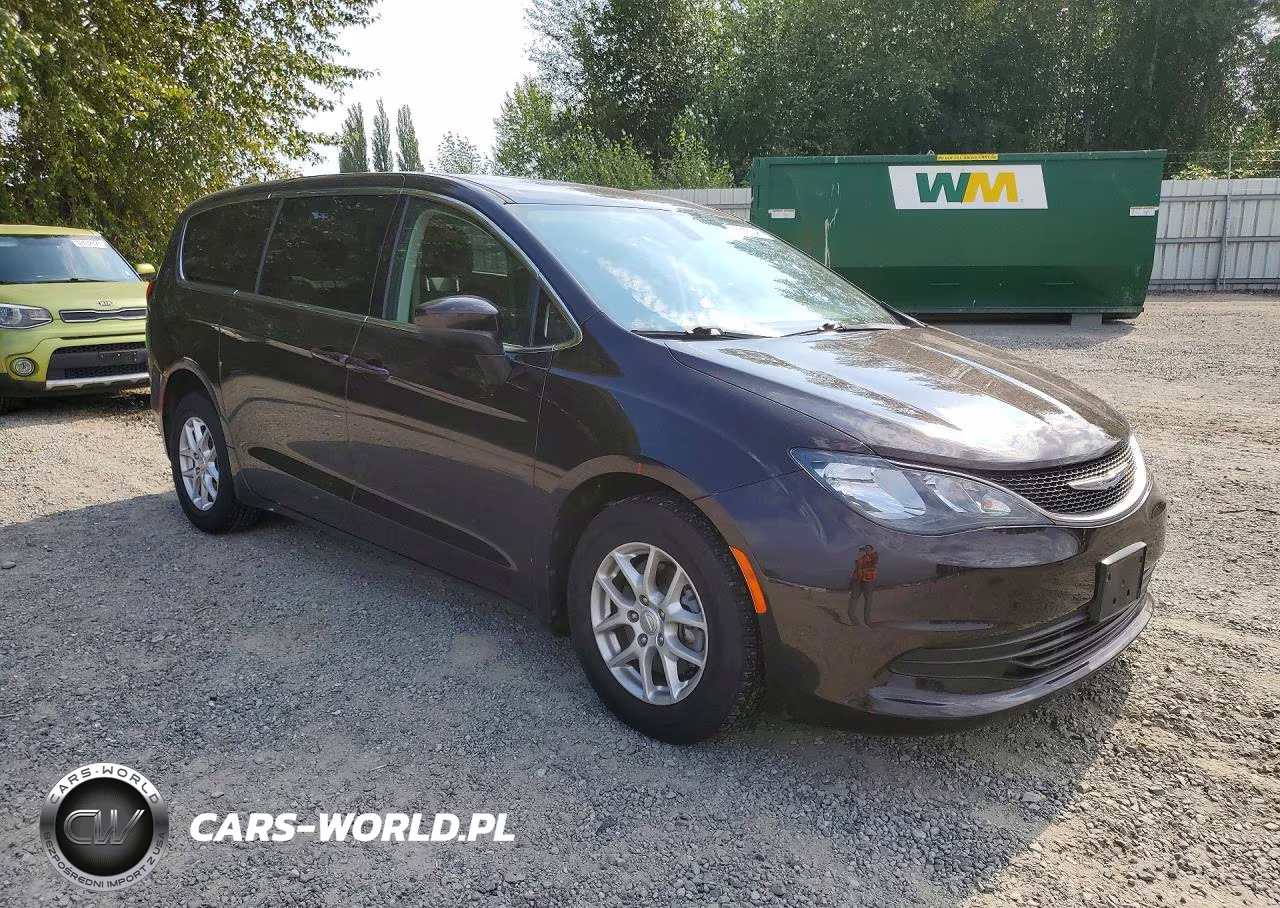 2017 Chrysler Pacifica Touring VIN:2C4RC1DG9HR684348 - 4
