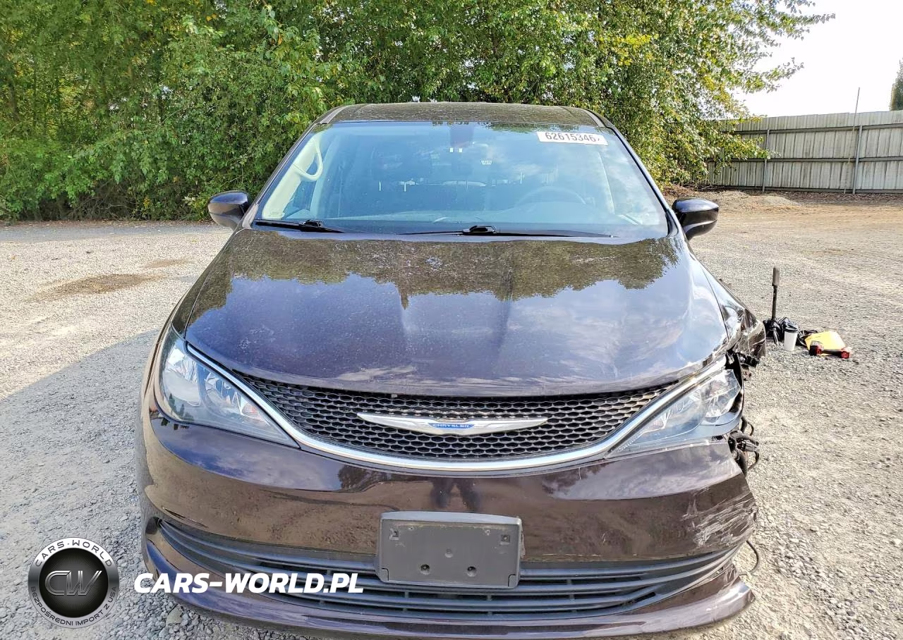 2017 Chrysler Pacifica Touring VIN:2C4RC1DG9HR684348 - 5