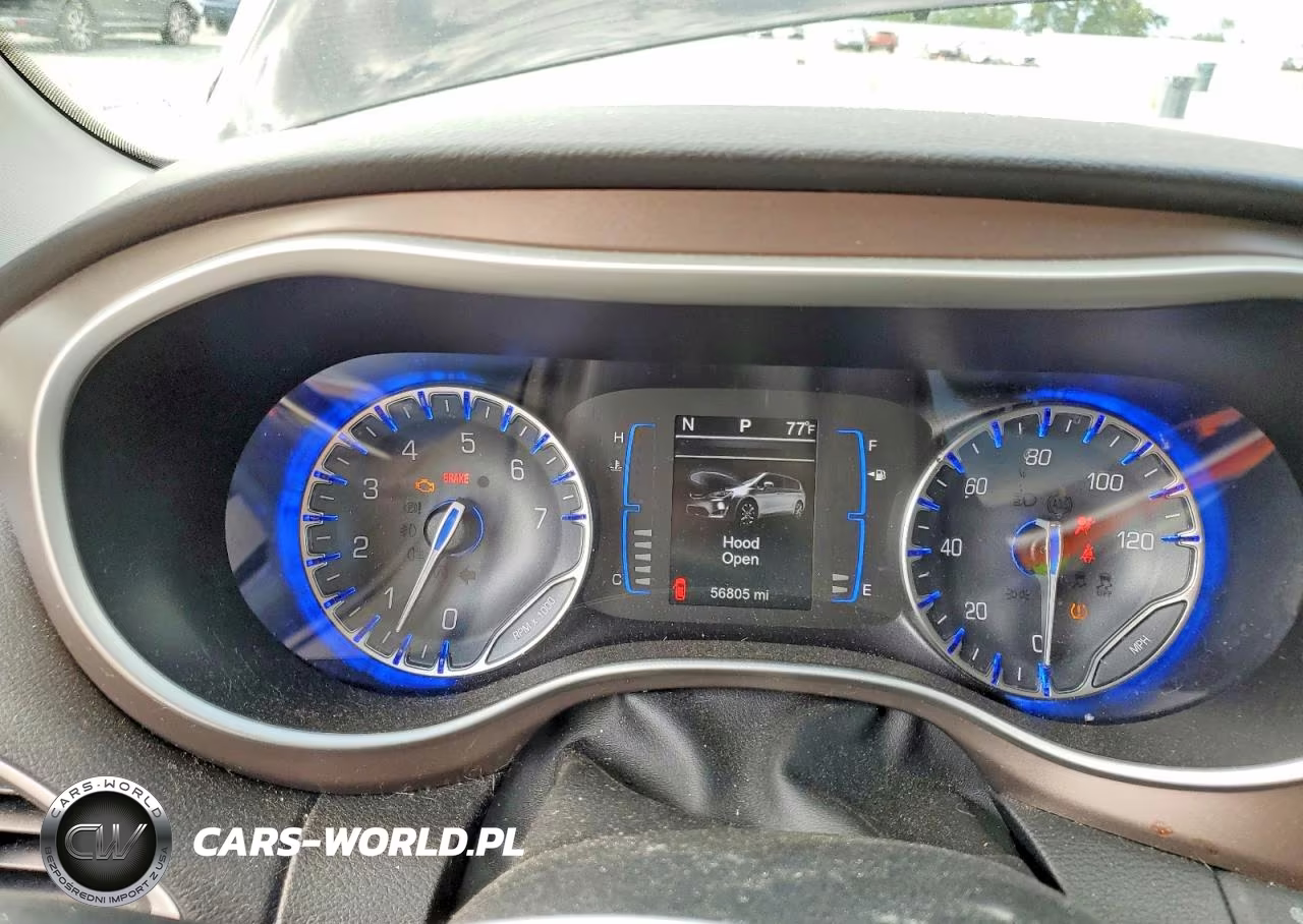 2017 Chrysler Pacifica Touring VIN:2C4RC1DG9HR684348 - 9