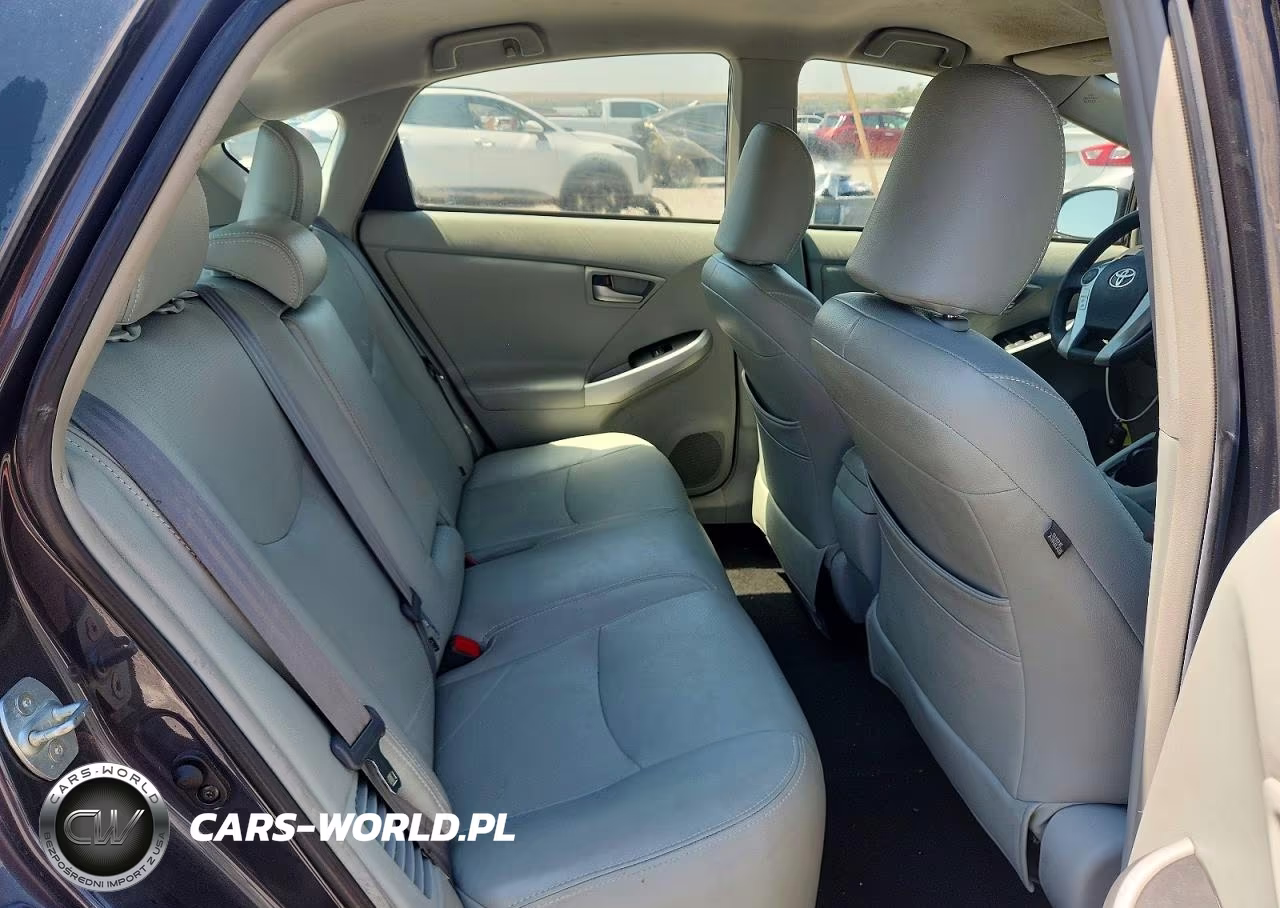 2013 Toyota Prius Two VIN:JTDKN3DU2D1681173 - 10