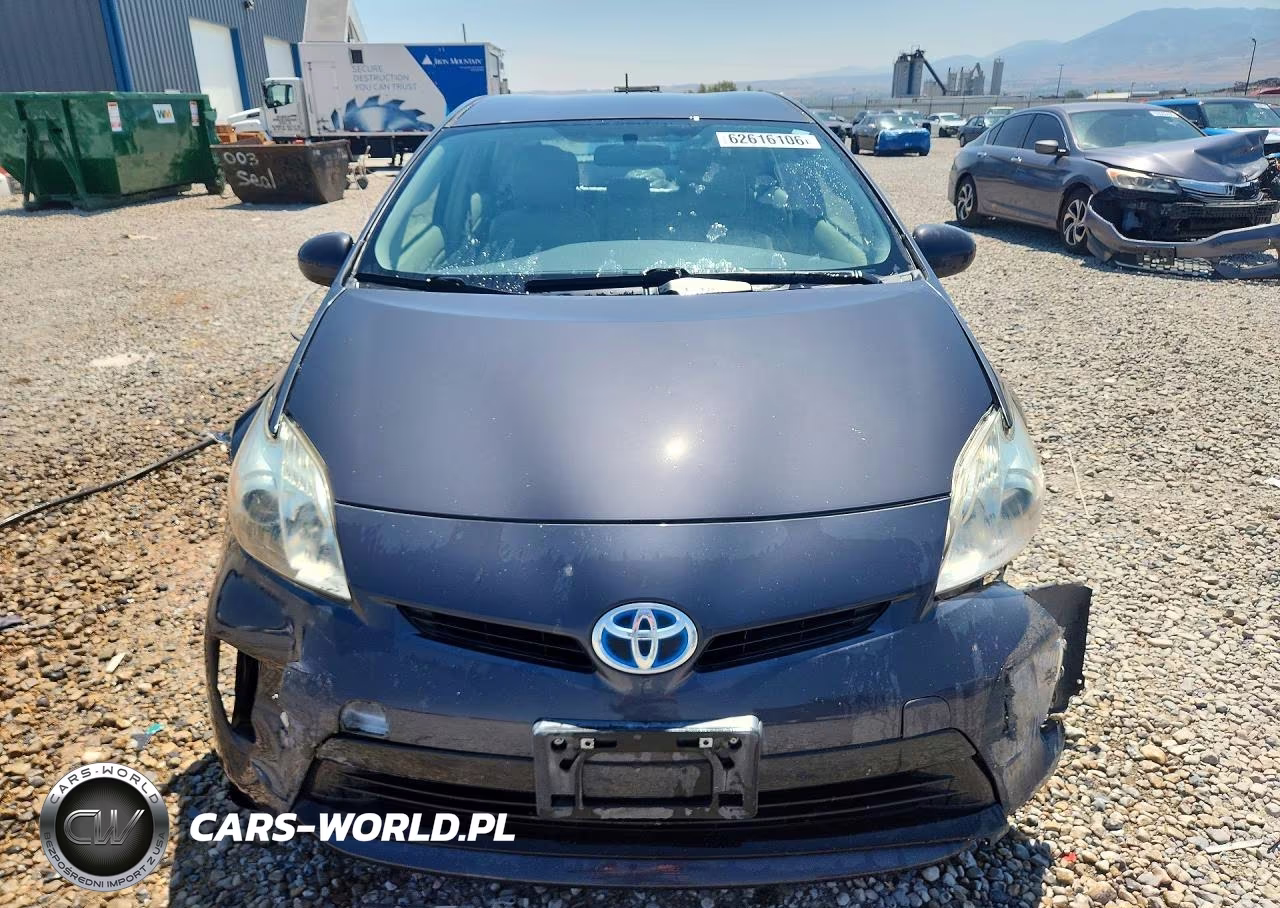 2013 Toyota Prius Two VIN:JTDKN3DU2D1681173 - 5