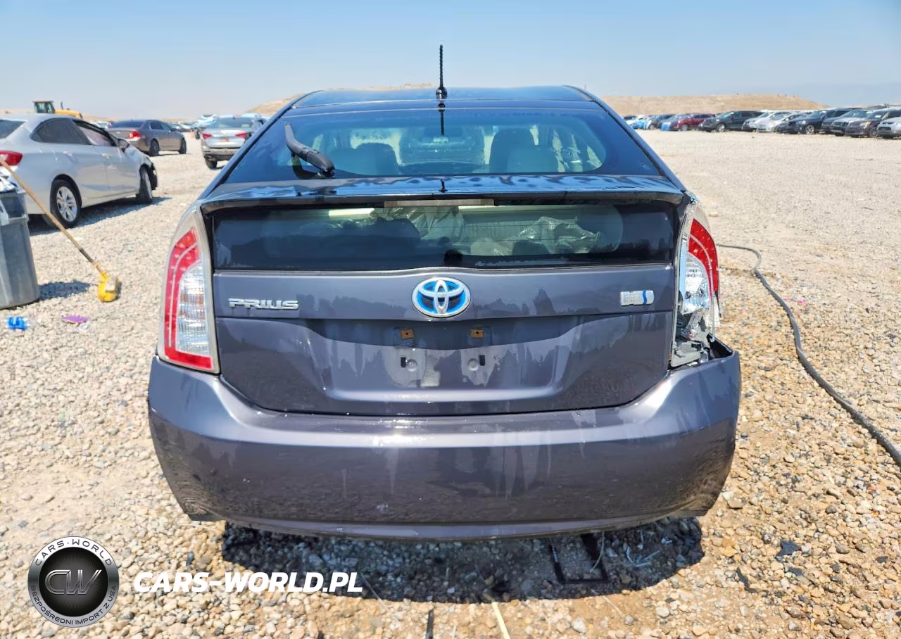 2013 Toyota Prius Two VIN:JTDKN3DU2D1681173 - 6