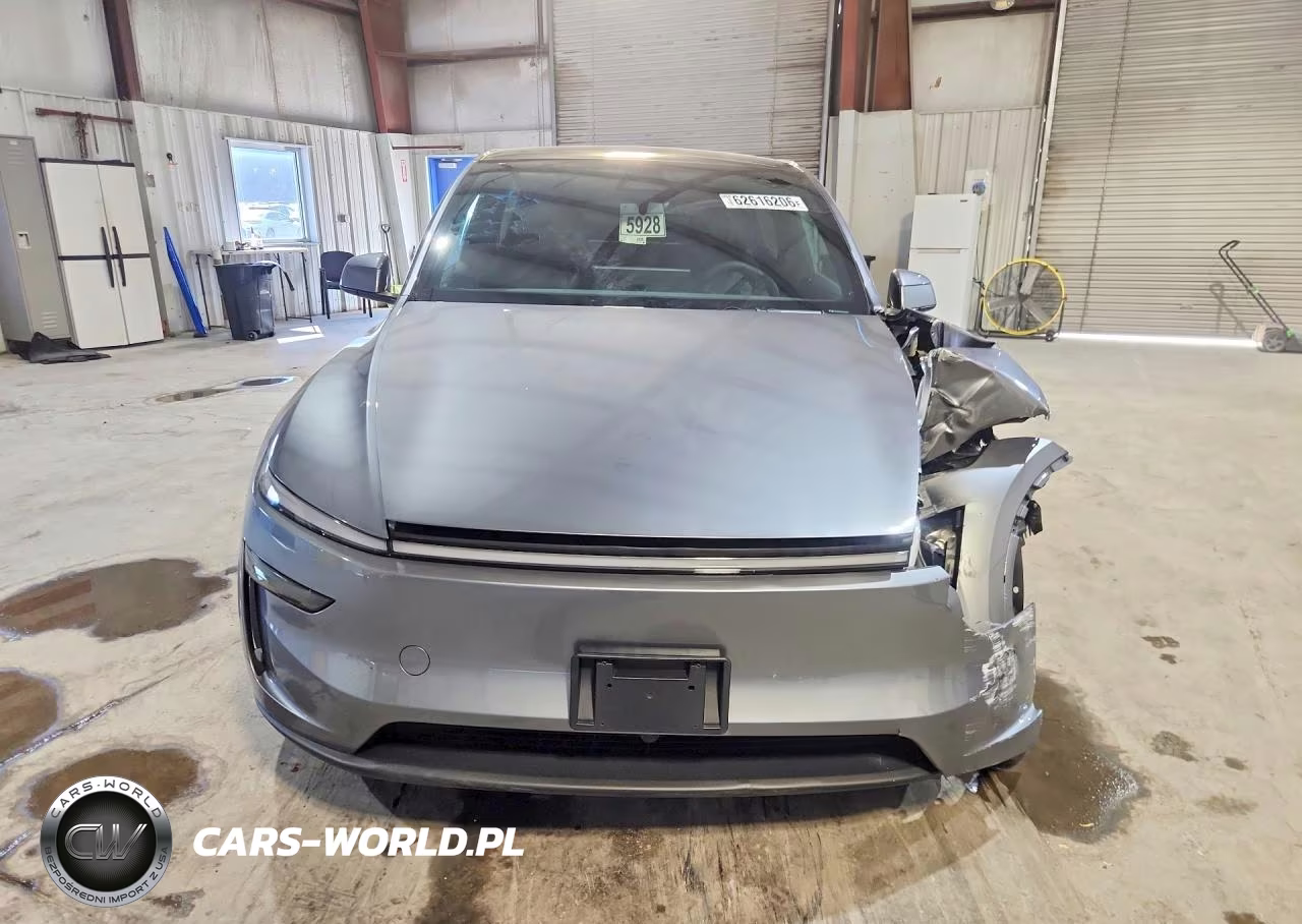2026 Tesla Model Y VIN:7SAYGDEE8TA702258 - 5