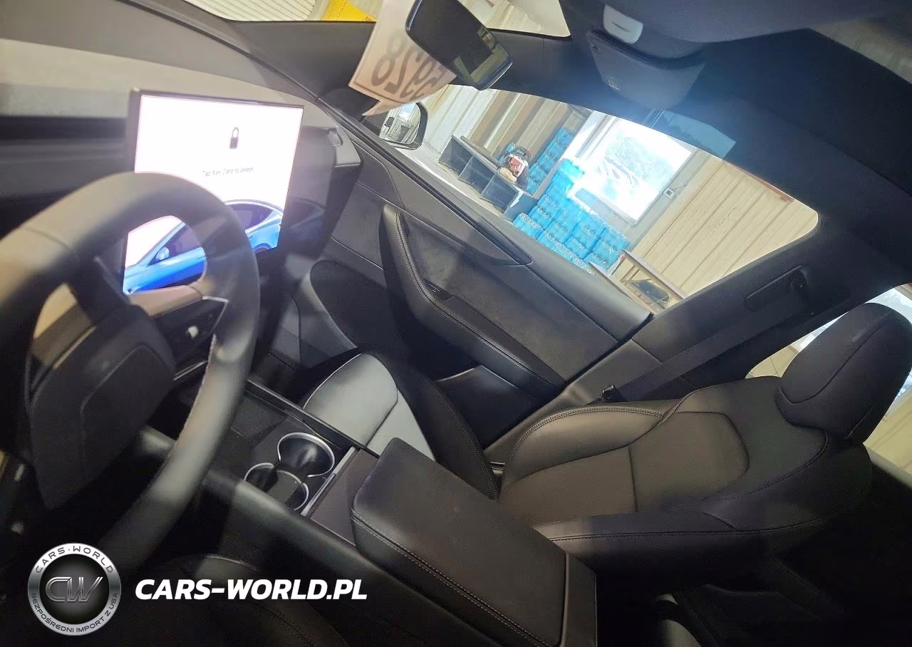2026 Tesla Model Y VIN:7SAYGDEE8TA702258 - 9