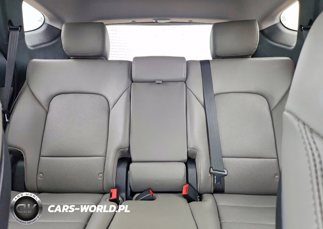 2018 Hyundai Santa Fe Sport 2.0T VIN:5XYZUDLA4JG504781 - 10