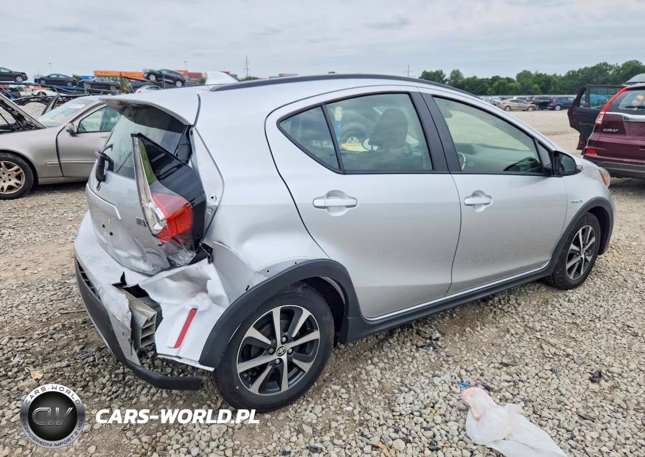 2019 Toyota Prius C L VIN:JTDKDTB33K1621073 - 3