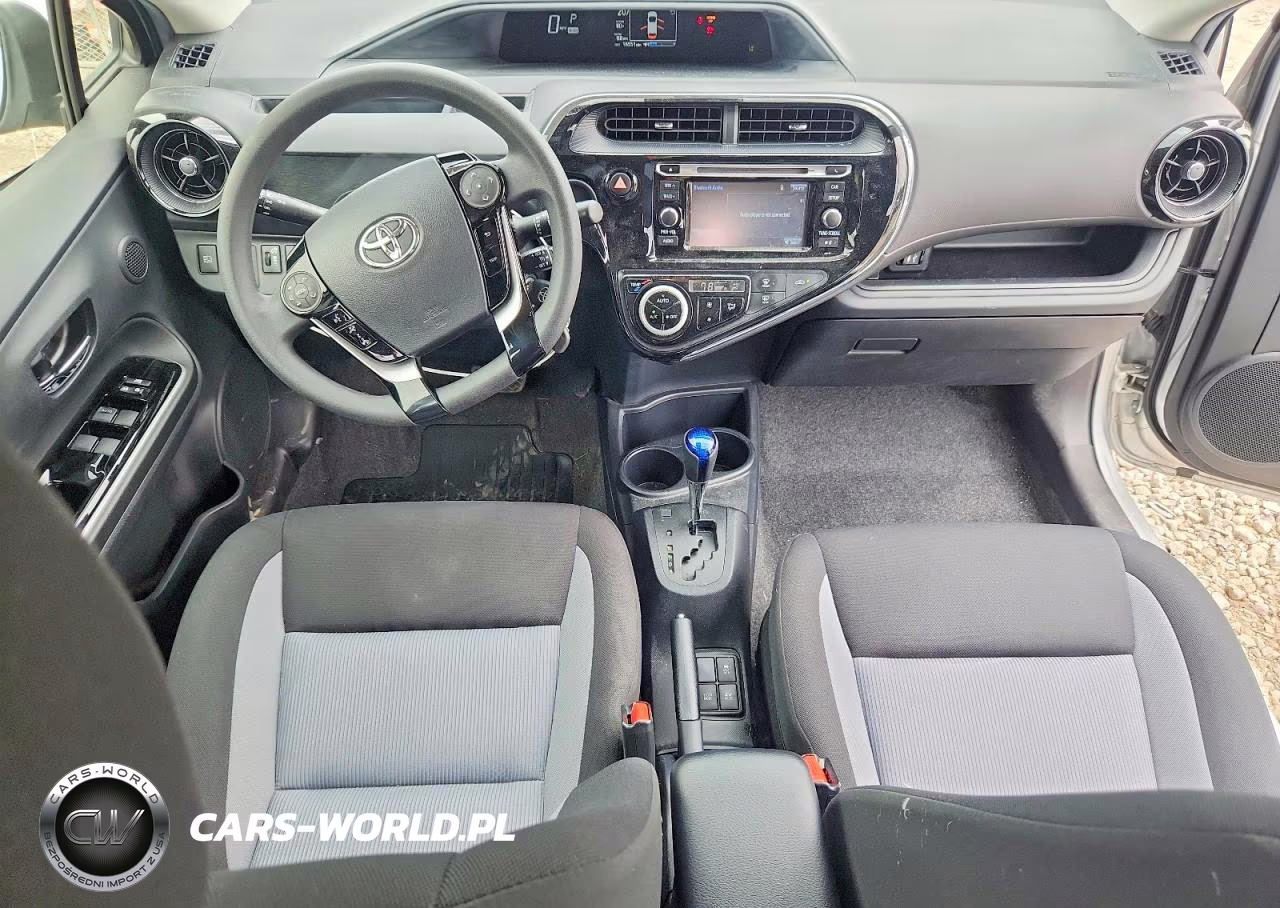 2019 Toyota Prius C L VIN:JTDKDTB33K1621073 - 8