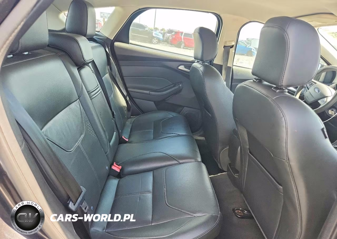 2017 Ford Focus Se VIN:1FADP3K2XHL262217 - 10