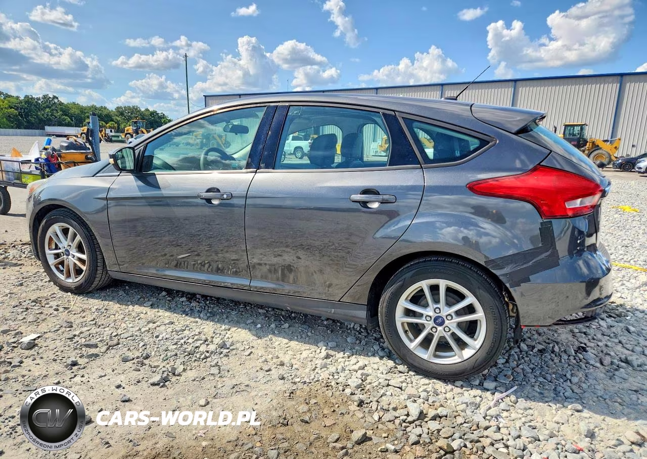 2017 Ford Focus Se VIN:1FADP3K2XHL262217 - 2