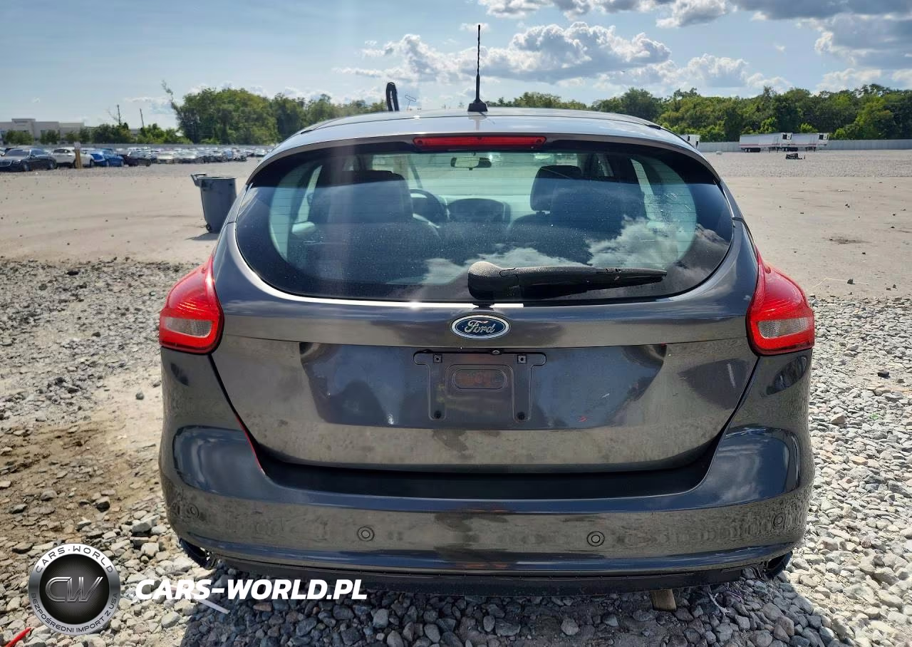 2017 Ford Focus Se VIN:1FADP3K2XHL262217 - 6