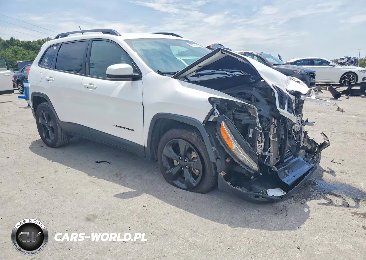 2018 Jeep Cherokee Latitude VIN:1C4PJLCB4JD596900 - 4