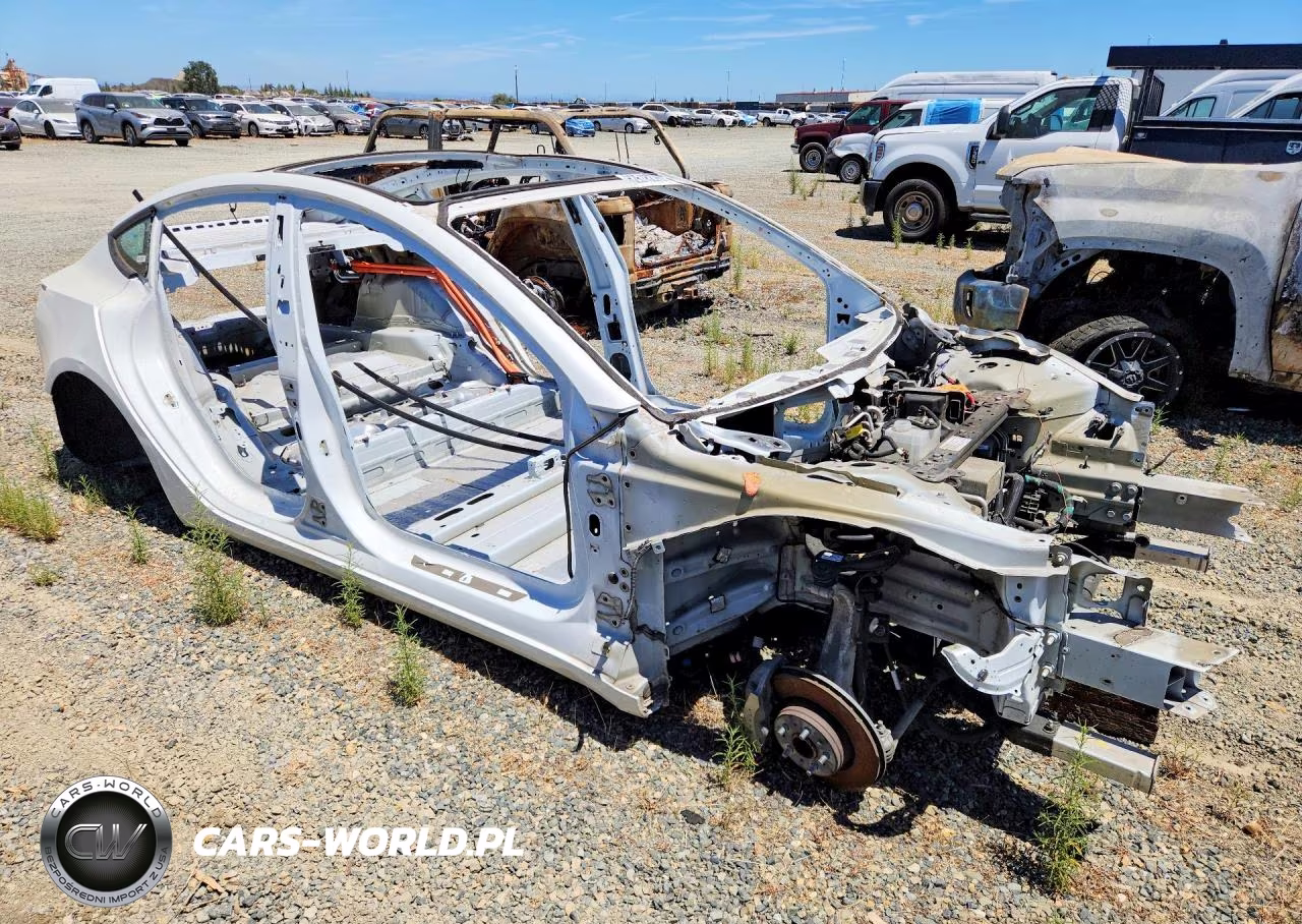 2021 Tesla Model 3 VIN:5YJ3E1EAXMF027588 - 4