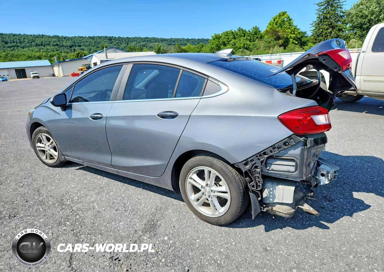 2018 Chevrolet Cruze Lt VIN:1G1BE5SM8J7134229 - 2