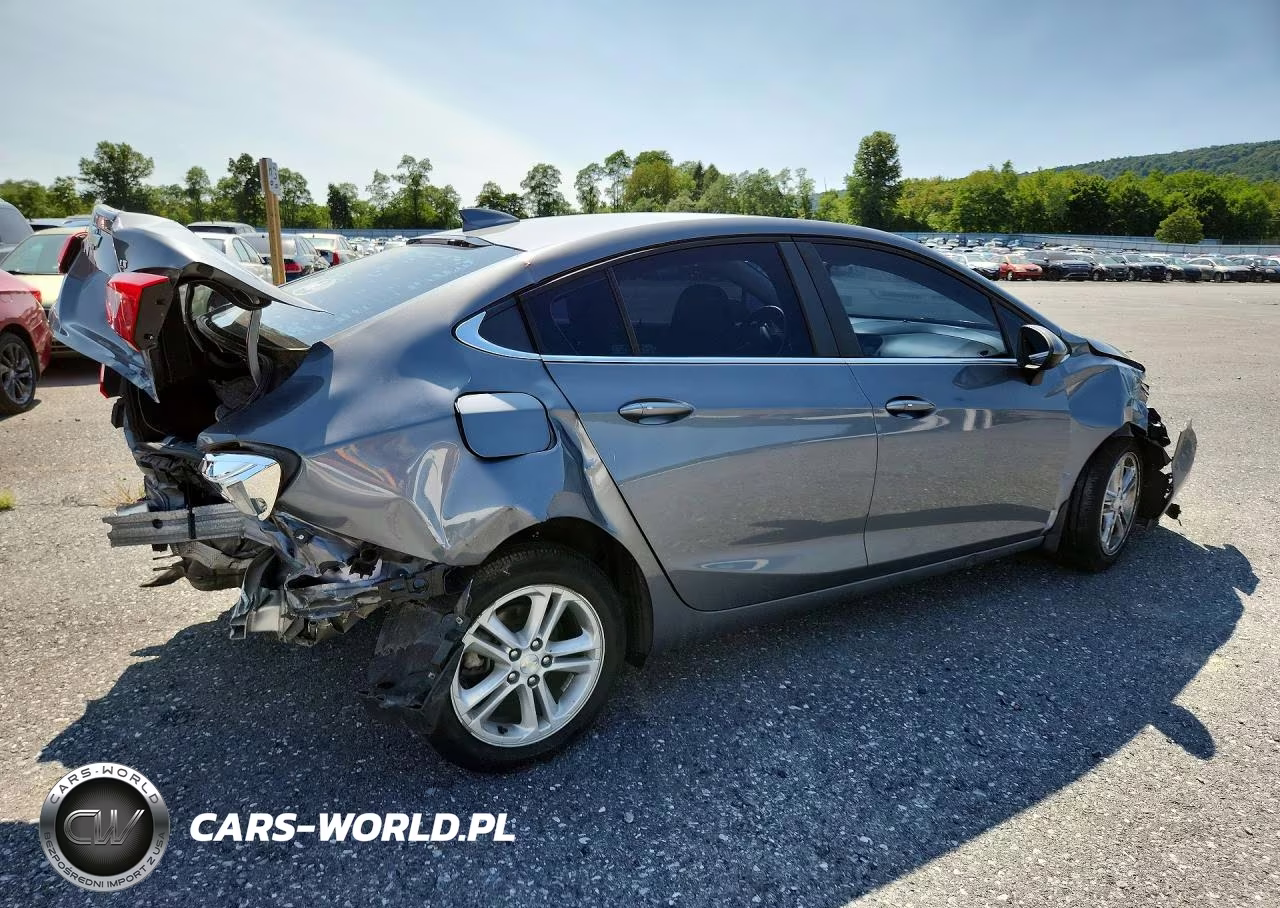 2018 Chevrolet Cruze Lt VIN:1G1BE5SM8J7134229 - 3