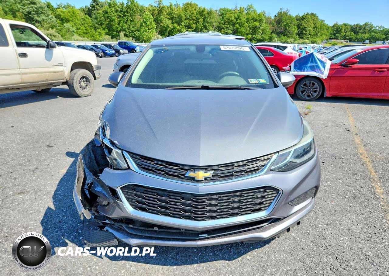 2018 Chevrolet Cruze Lt VIN:1G1BE5SM8J7134229 - 5