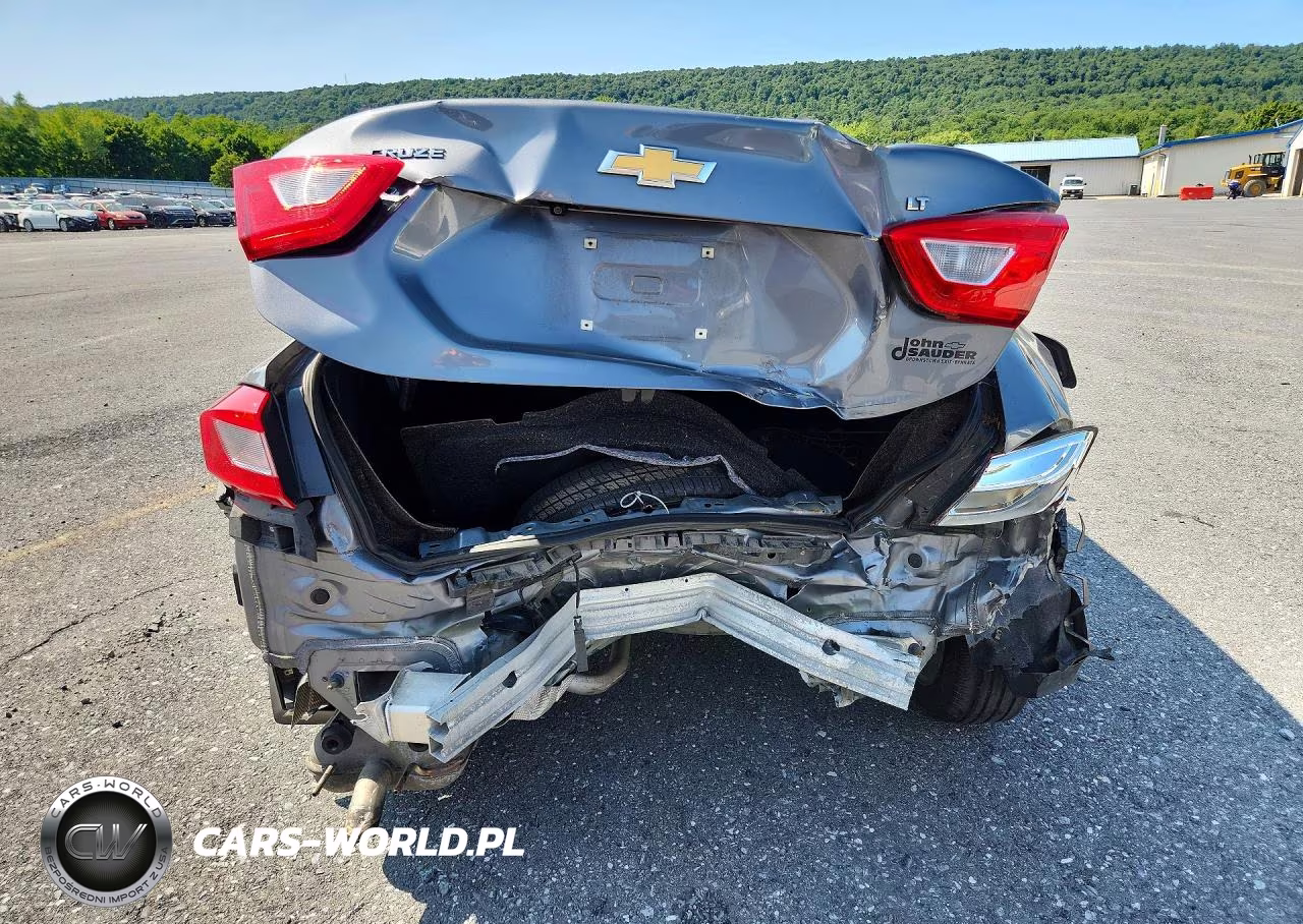 2018 Chevrolet Cruze Lt VIN:1G1BE5SM8J7134229 - 6