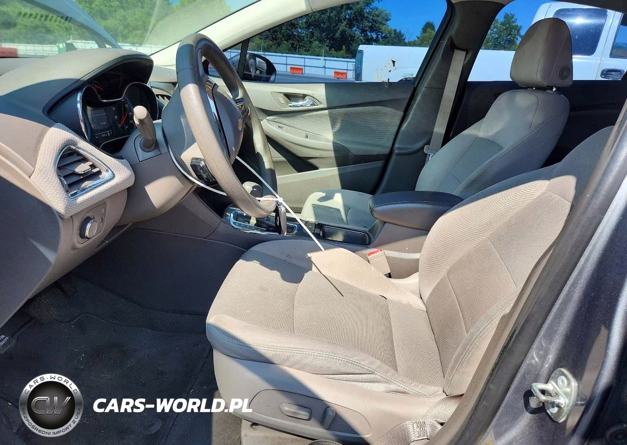 2018 Chevrolet Cruze Lt VIN:1G1BE5SM8J7134229 - 7