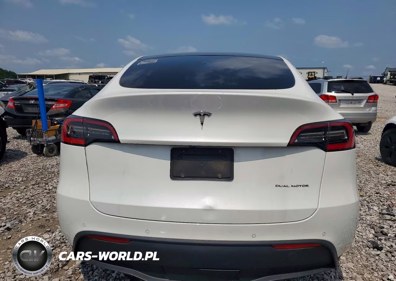 2020 Tesla Model Y VIN:5YJYGDEE7LF043458 - 6