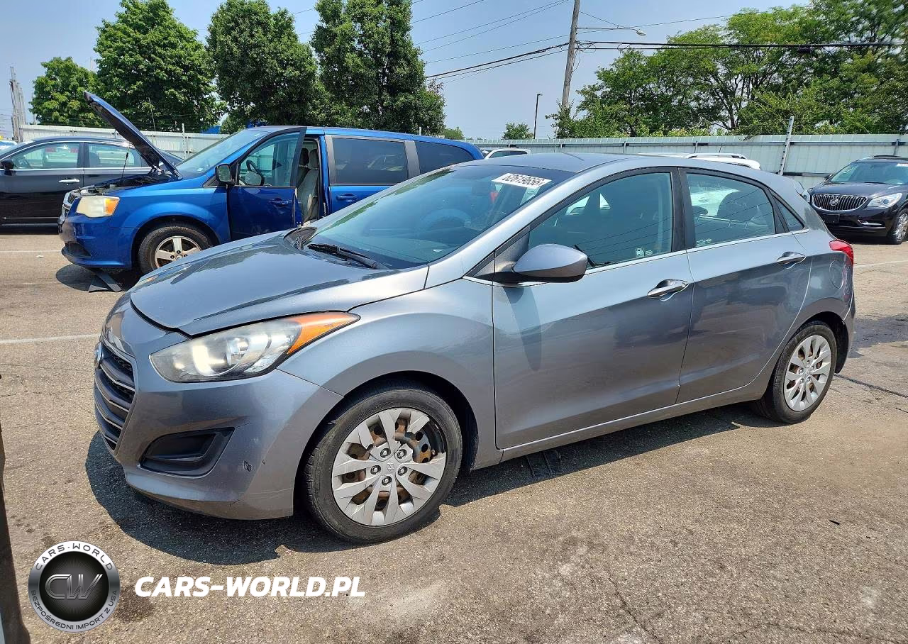 2017 Hyundai Elantra Gt Base – zdjęcie 1 z 12