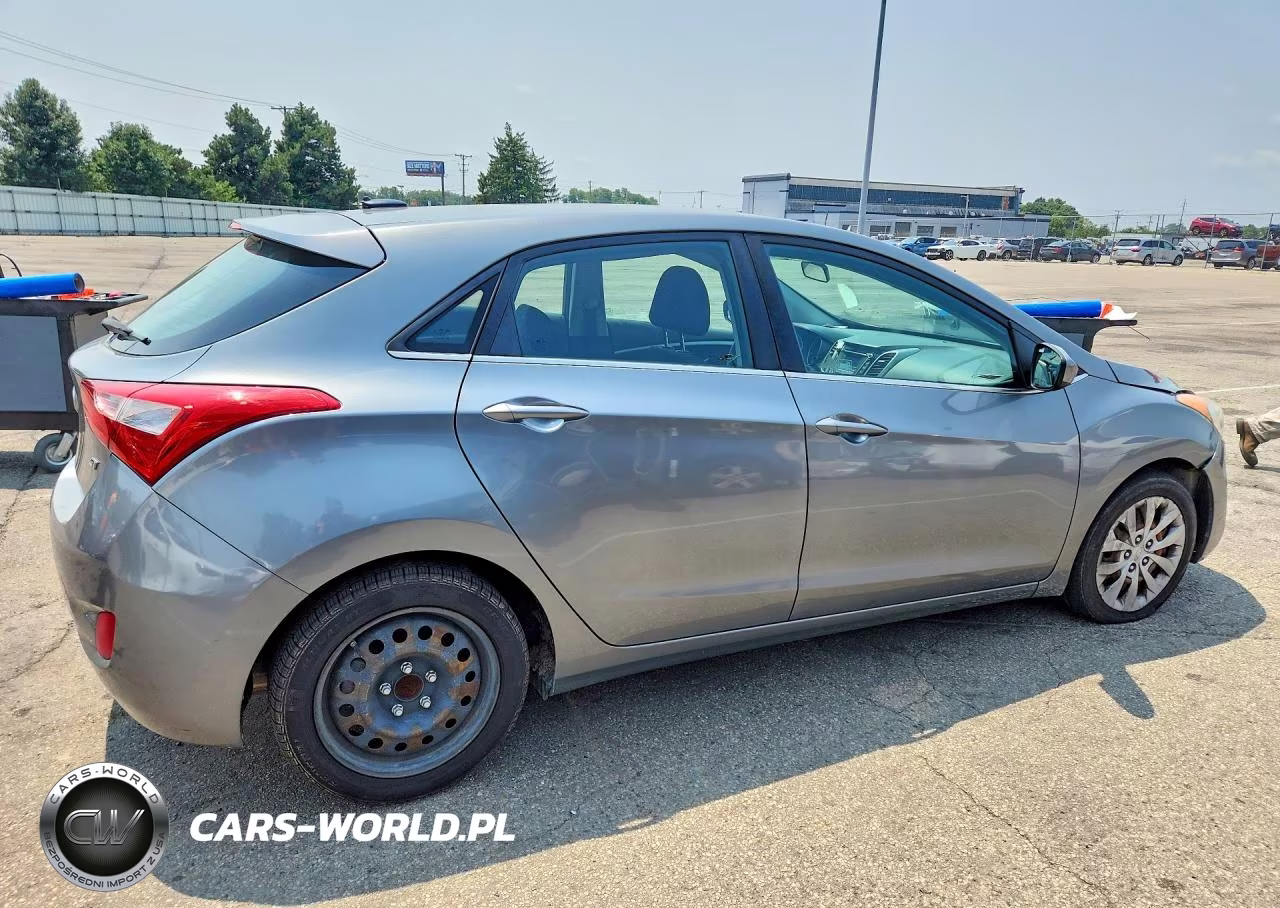 2017 Hyundai Elantra Gt Base VIN:KMHD35LHXHU376843 - 3