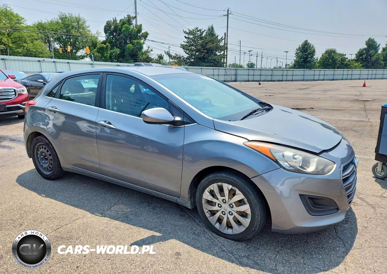 2017 Hyundai Elantra Gt Base VIN:KMHD35LHXHU376843 - 4