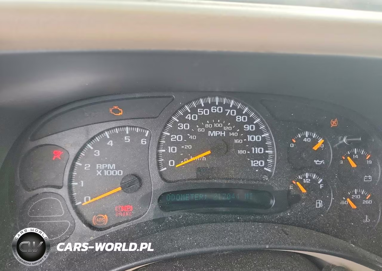 2005 Chevrolet Tahoe C1500 VIN:1GNEC13T95R257158 - 9