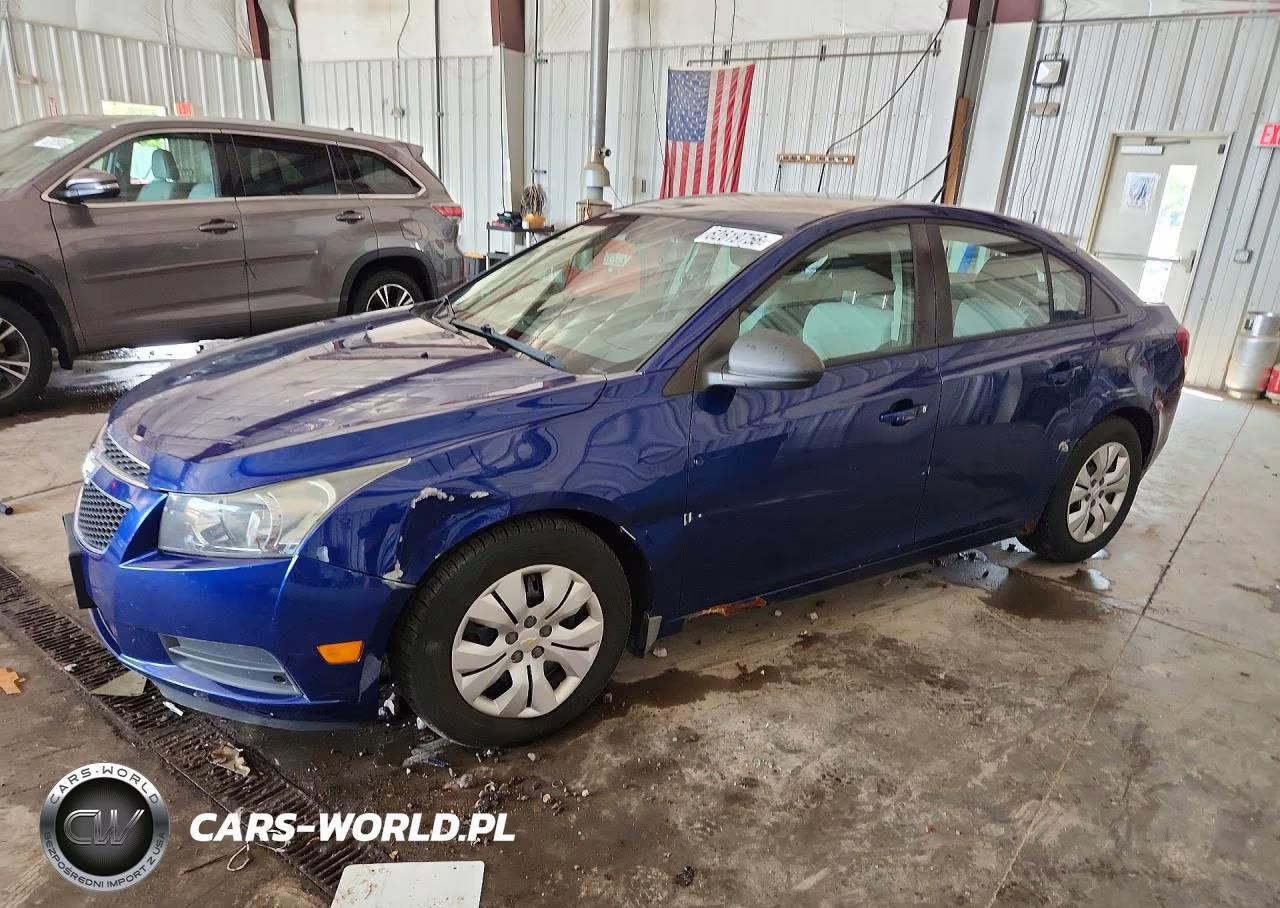 2013 Chevrolet Cruze Ls – zdjęcie 1 z 12