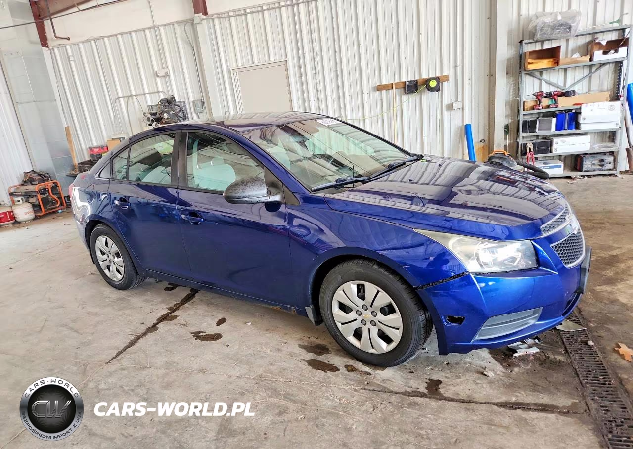 2013 Chevrolet Cruze Ls VIN:1G1PA5SH8D7288982 - 4