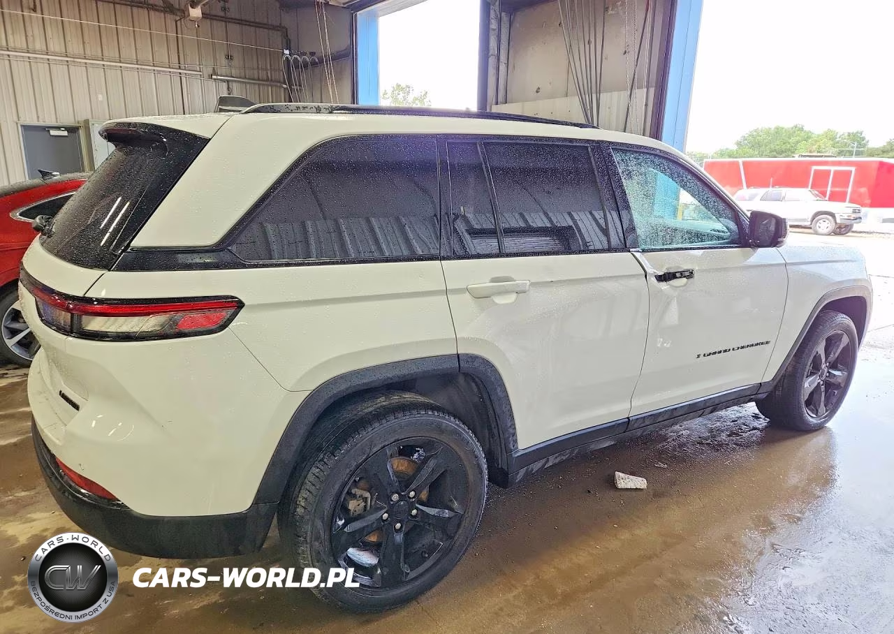 2023 Jeep Grand Cherokee Limited VIN:1C4RJHBG9PC566101 - 3