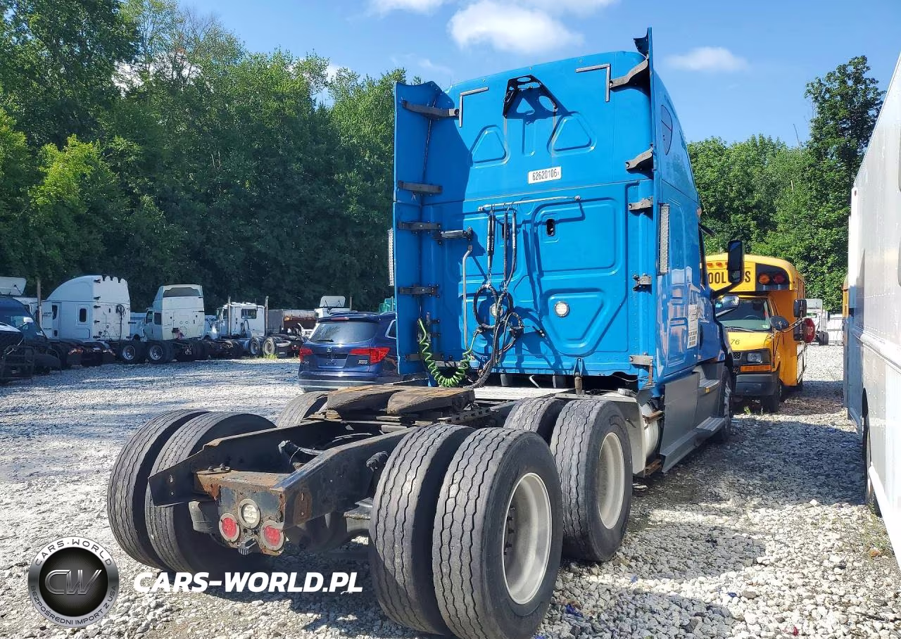 2019 Freightliner Cascadia 126 VIN:1FUJHHDR2KLKE4419 - 3