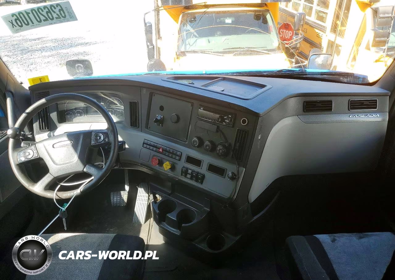 2019 Freightliner Cascadia 126 VIN:1FUJHHDR2KLKE4419 - 8