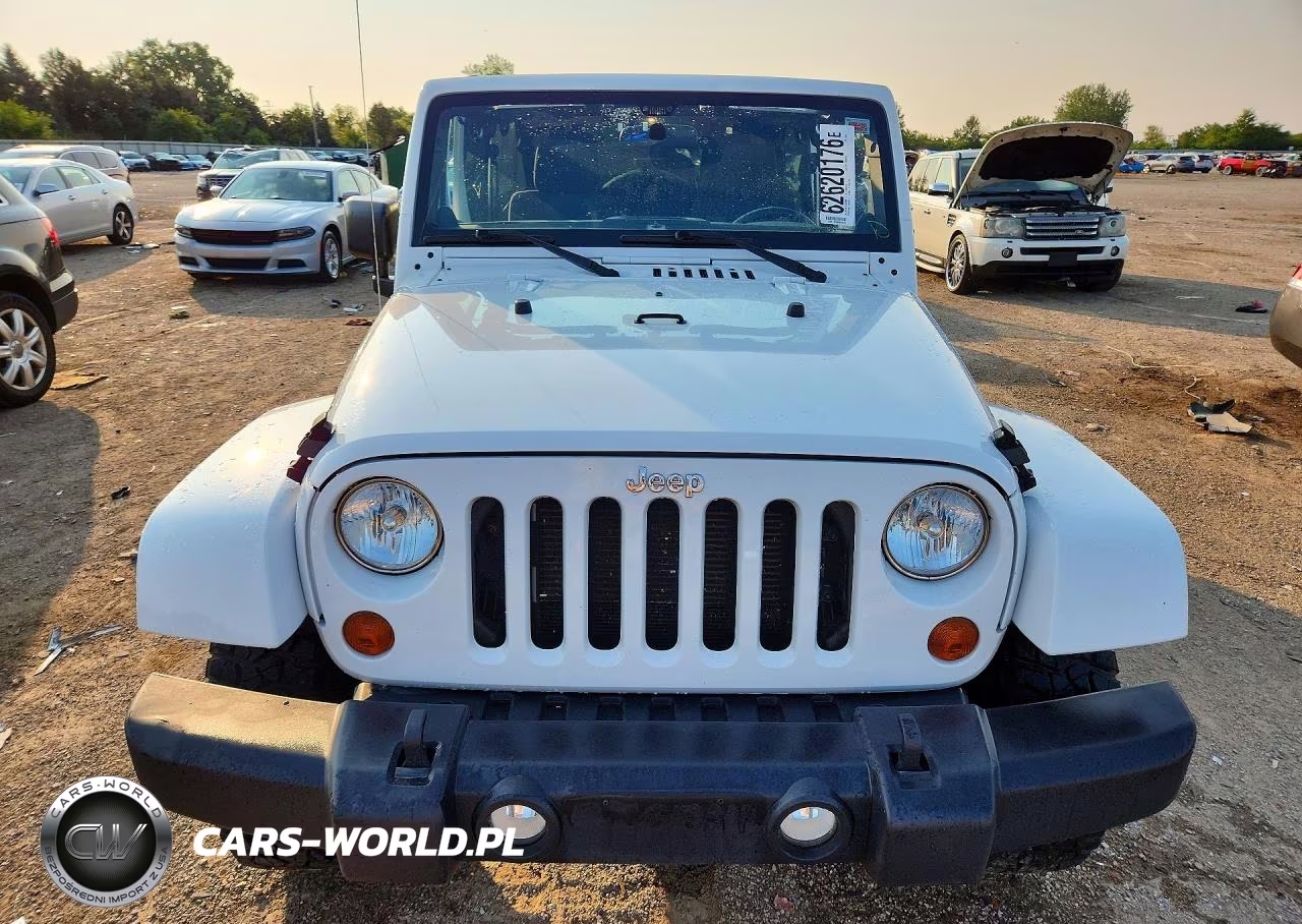 2012 Jeep Wrangler Unlimited Rubicon VIN:1C4BJWFG6CL136679 - 5