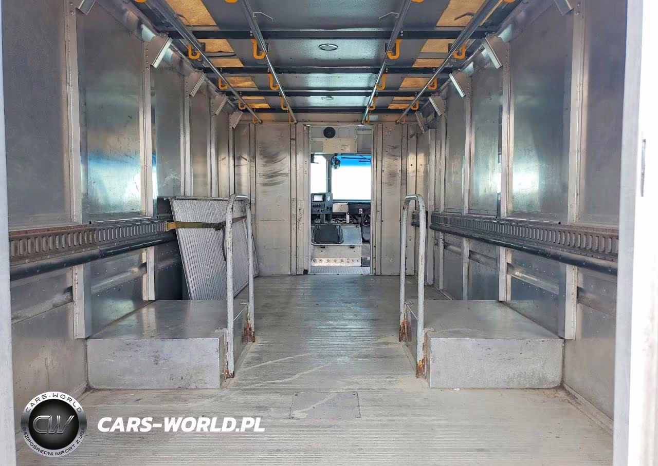 2012 Workhorse W62 Delivery Truck VIN:5B4LFG2E1C3448723 - 10