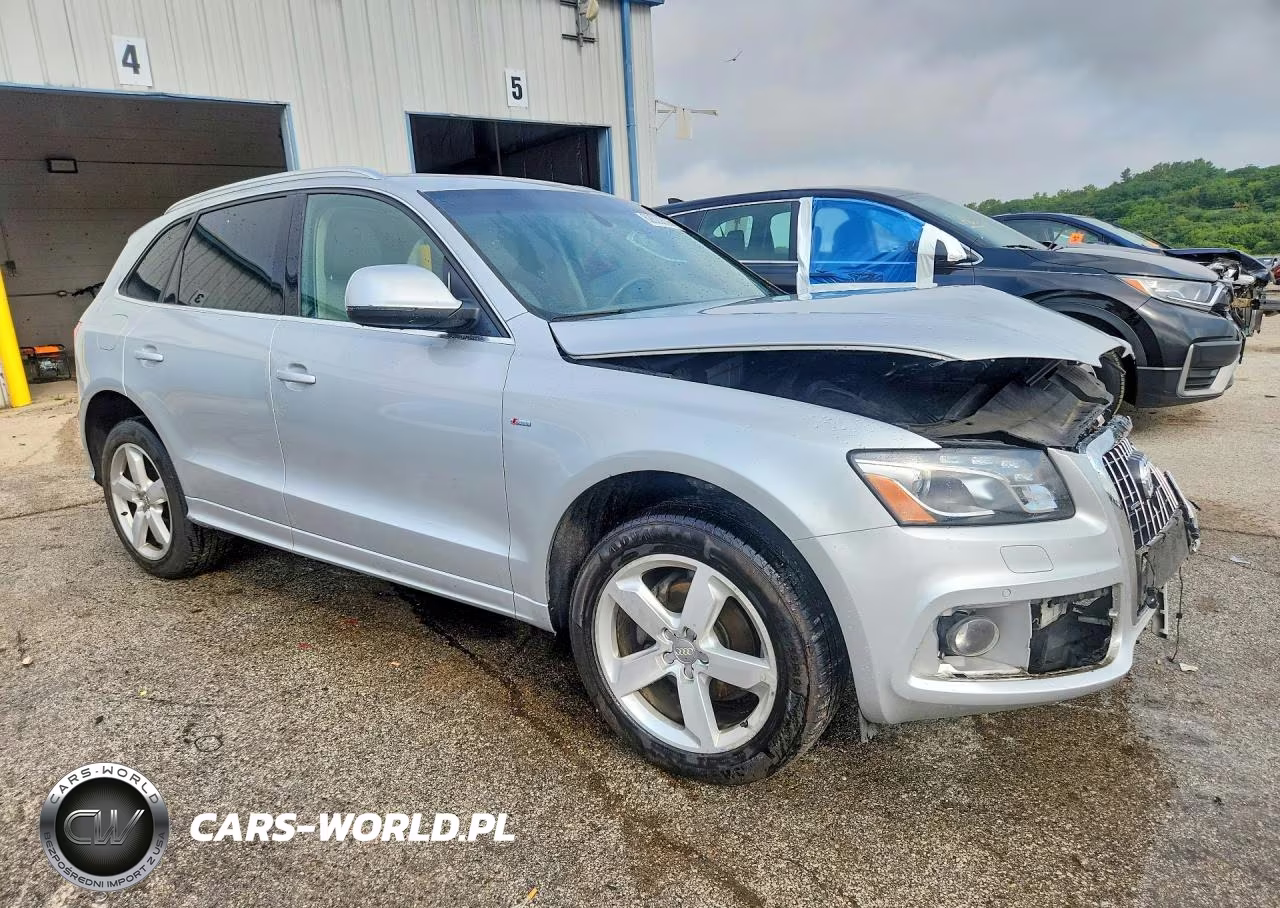 2012 Audi Q5 Prestige VIN:WA1WKAFP2CA110779 - 4