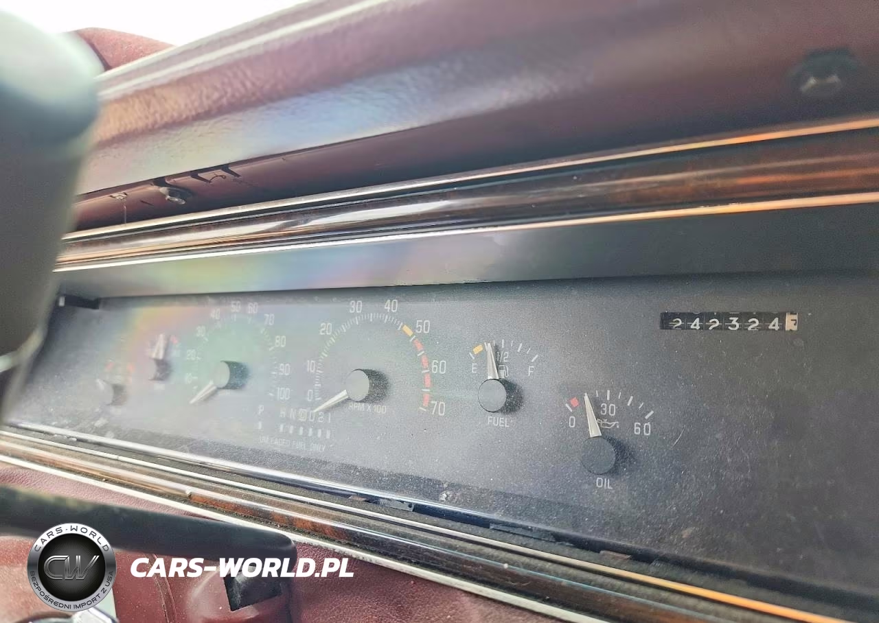 1992 Buick Roadmaster VIN:1G4BN5371NR416752 - 9