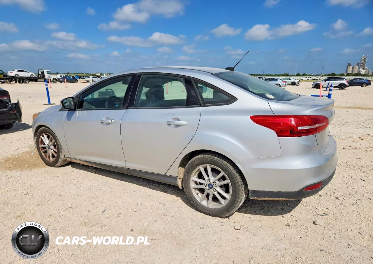 2017 Ford Focus Se VIN:1FADP3F21HL320189 - 2