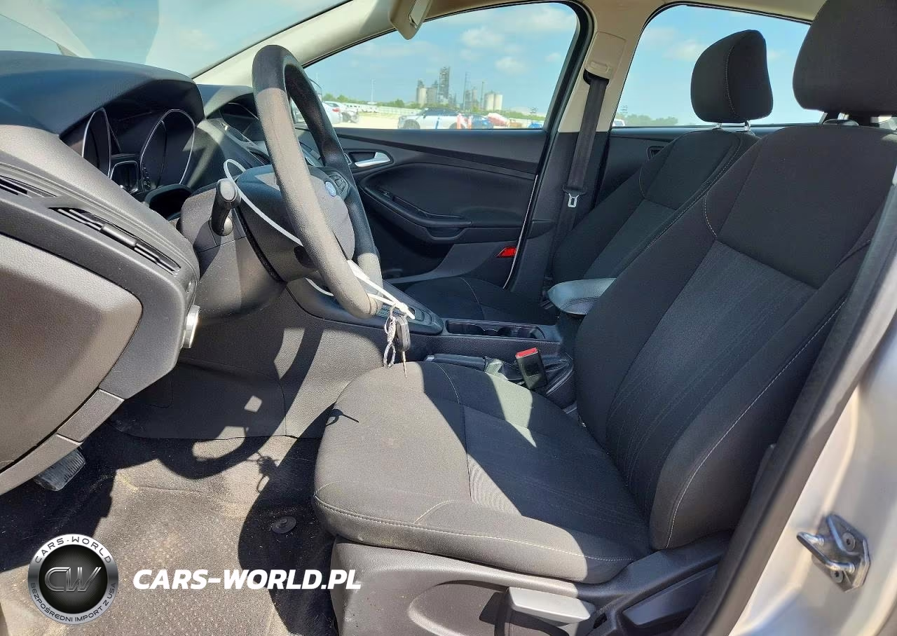 2017 Ford Focus Se VIN:1FADP3F21HL320189 - 7